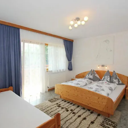 Spacious With Garden In Tyrol Apartment