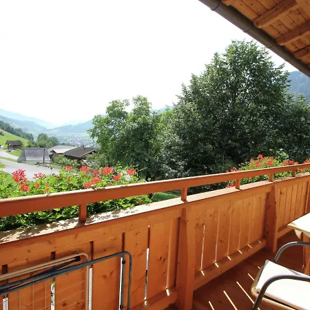 Spacious With Garden In Tyrol Apartman *
