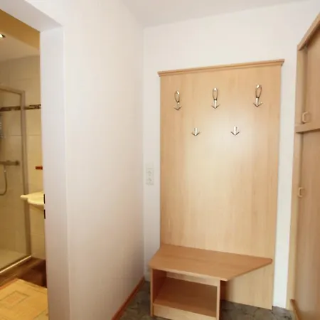Apartman Spacious With Garden In Tyrol
